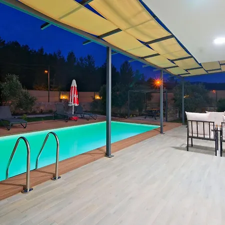 Ronia Villa *